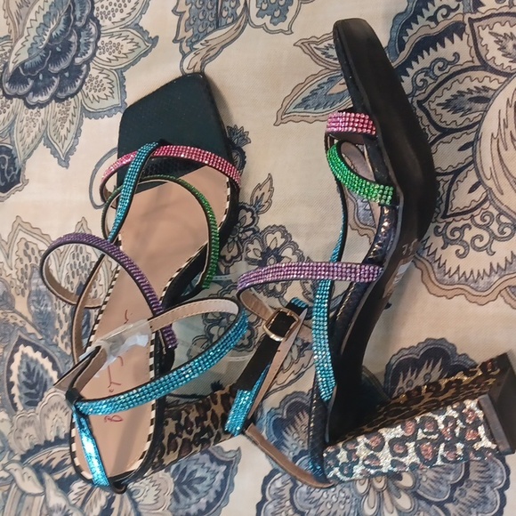 BETSEY JOHNSON Graviti Embellished Leopard Print Block Heel Sandal Size 7.5 NEW - Picture 11 of 14